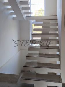 Бетонный косоур с площадкой