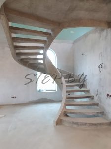 Лестница на тетивах из бетона