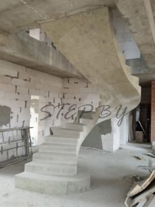 Радиусная монолитная лестница