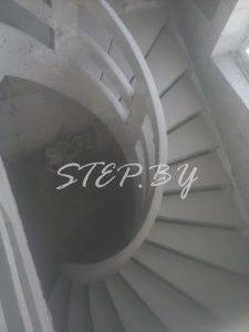 Лестница с бетонным ограждением