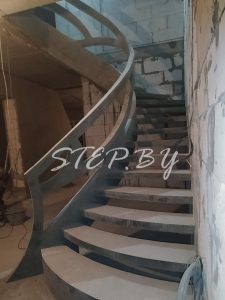 Лестница с монолитным поручнем