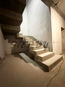 Обратная ступень монолит