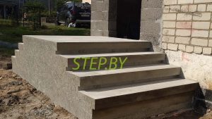 Уличная бетонная лестница