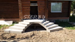 Радиусное крыльцо из бетона