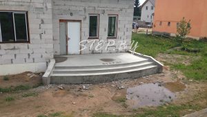 Радиусное крыльцо из бетона