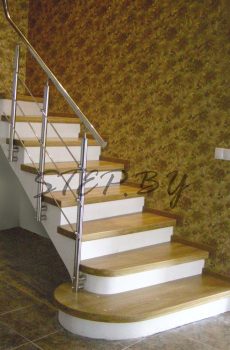 betonnaya-lestnica-otdelka-derevom-foto-6